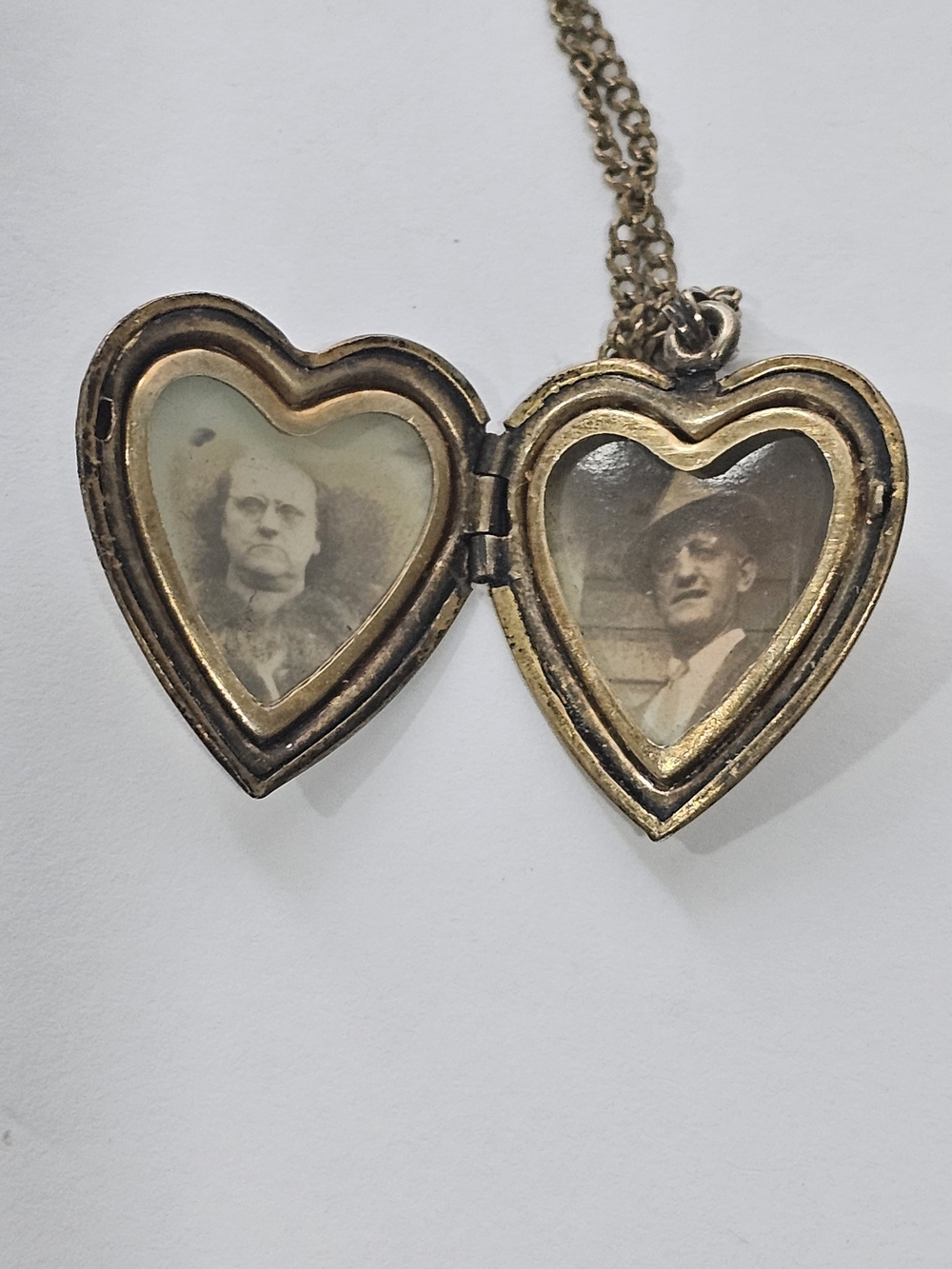 1/20 12k On Sterling Heart Floral Etched Locket Necklace - 18" Vintage. - Picture 2 of 8